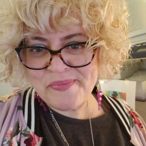 Meet your Posher, LeeLand